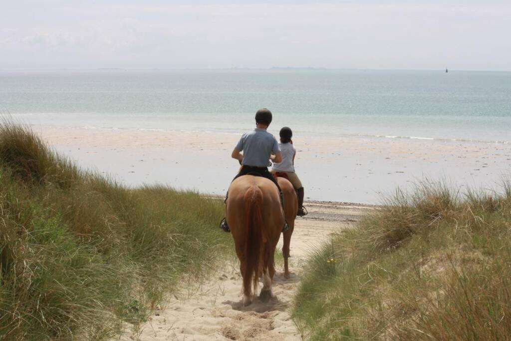 Gite Ouest De La Pointe D'Agon Bagian luar foto