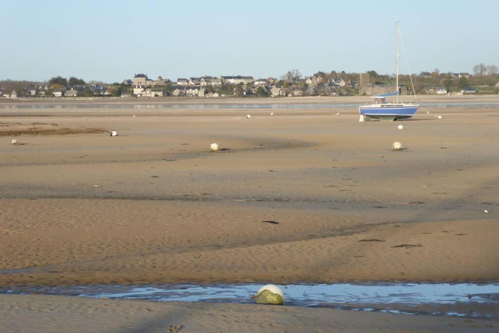 Gite Ouest De La Pointe D'Agon Bagian luar foto